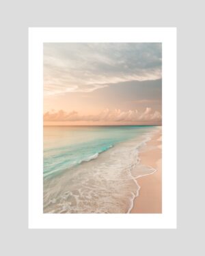 Photo d’une plage pastel au crépuscule avec vagues douces et ciel rosé