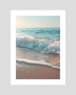 Affiche d'une vague pastel s’échouant sur le sable d'une plage tropicale